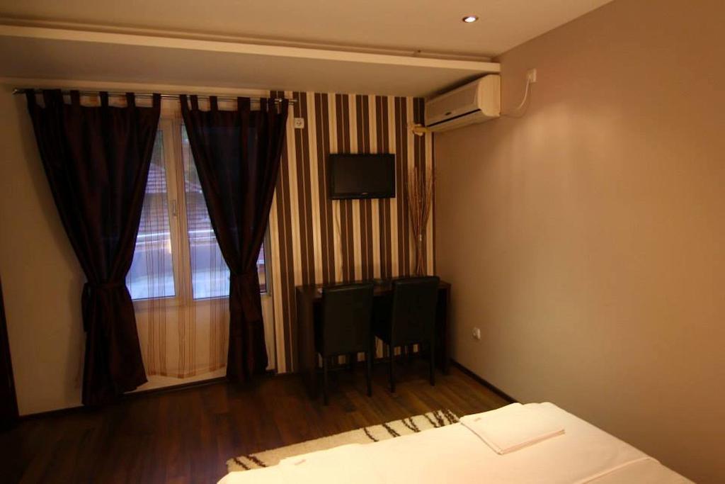 Lira Inn Nis Quarto foto