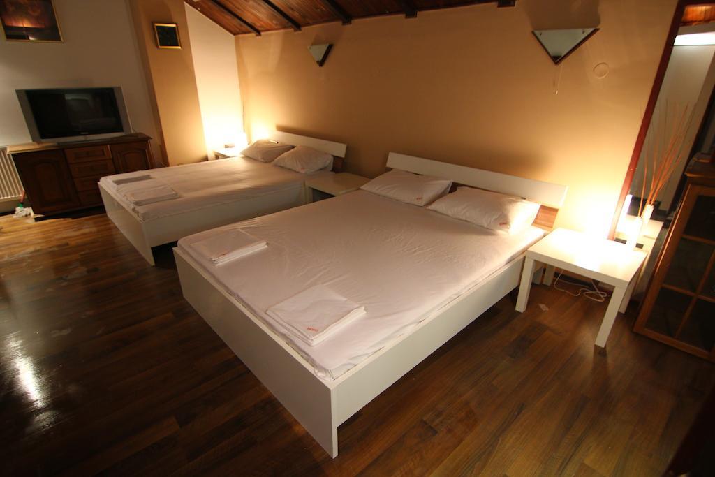 Lira Inn Nis Quarto foto
